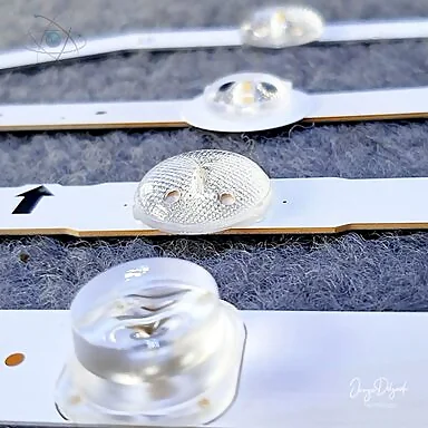 Proceso técnico de reparación en televisor Samsung Smart TV con sistema LED — reparamostvs.com